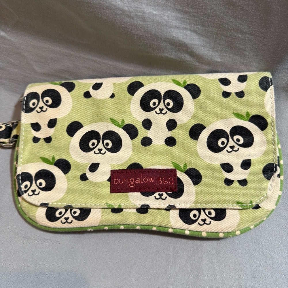 Bungalow 360 Panda Print Green Canvas Clutch Wristlet Wallet w/ Zipper 8.5x5"